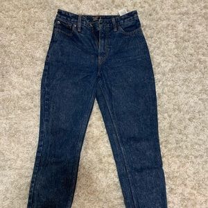 Abercrombie mom style jean